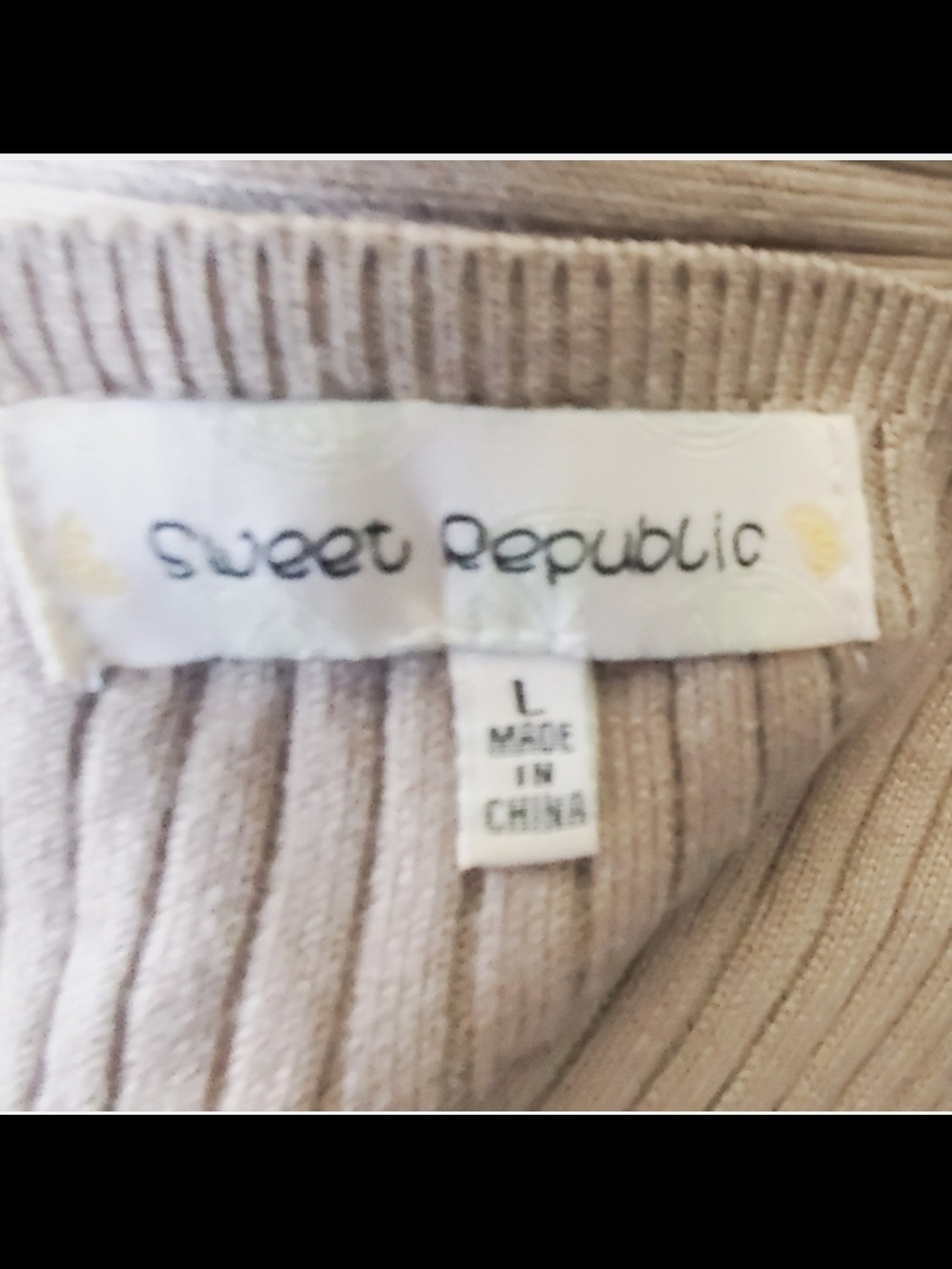 V-Neck Ribbed Backless Sweater Size Large - Picture 3 of 3